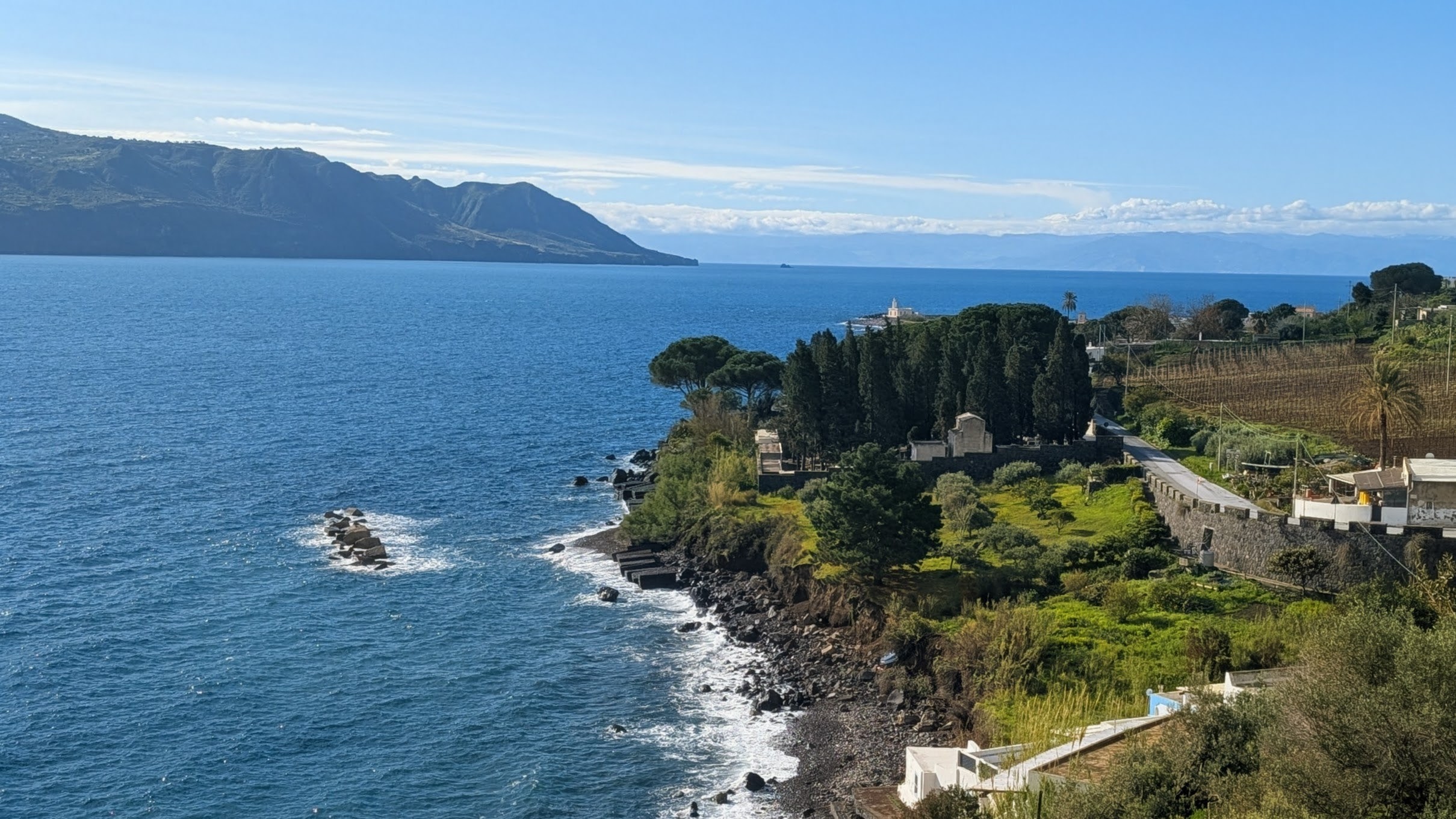 The view on the village of Lingua on Salina island.