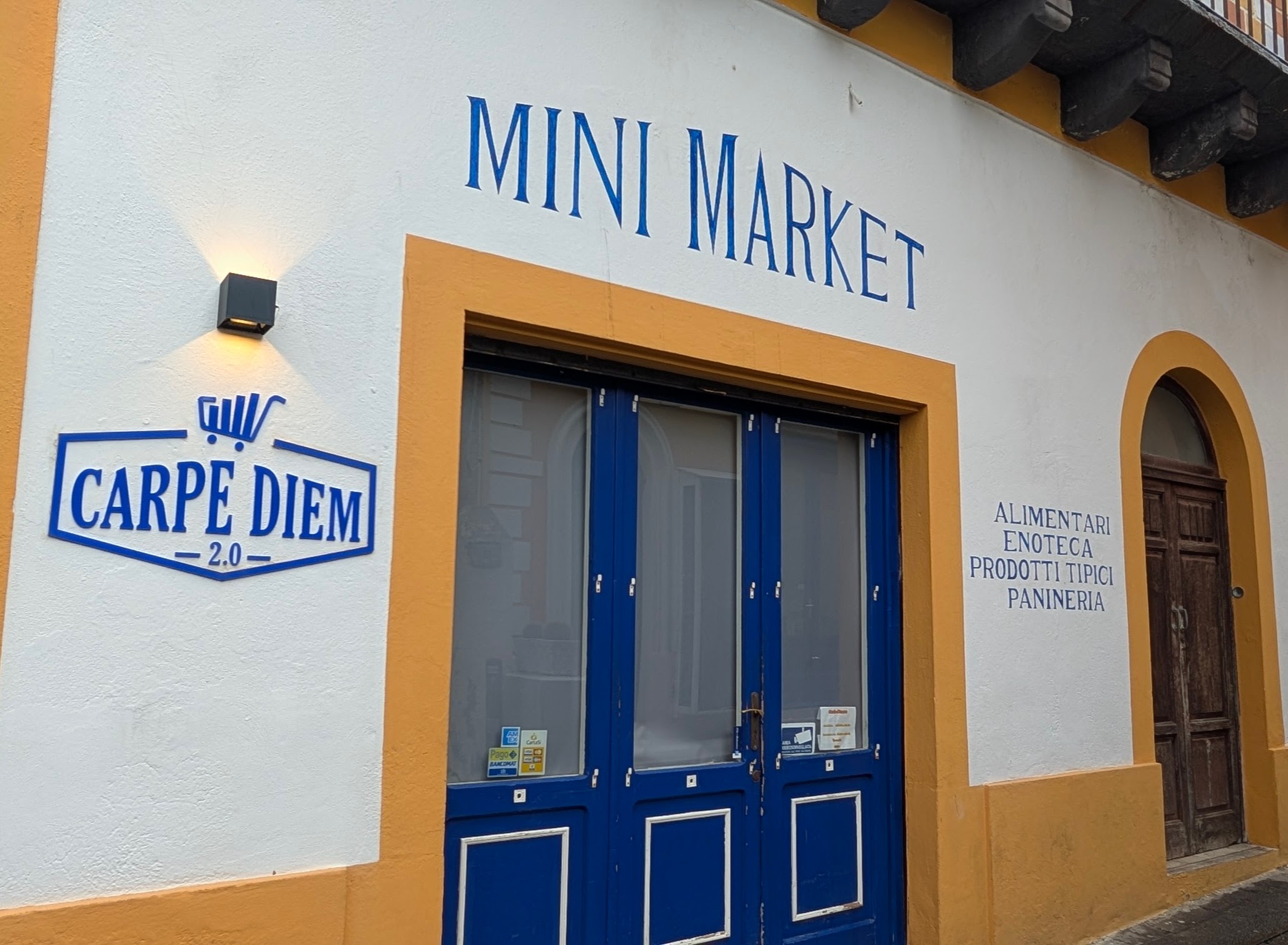 Carpe Diem is both a boutique grocery store and a deli in Santa Marina di Salina on Salina island. 