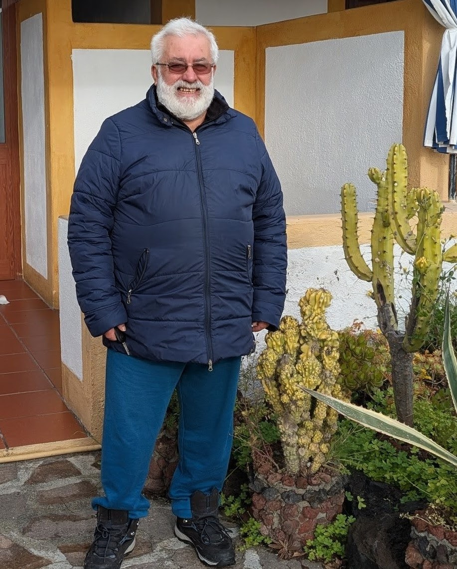 Marino, the owner of Madile Apartments: comfortable accommodations for visitors to Salina Island.